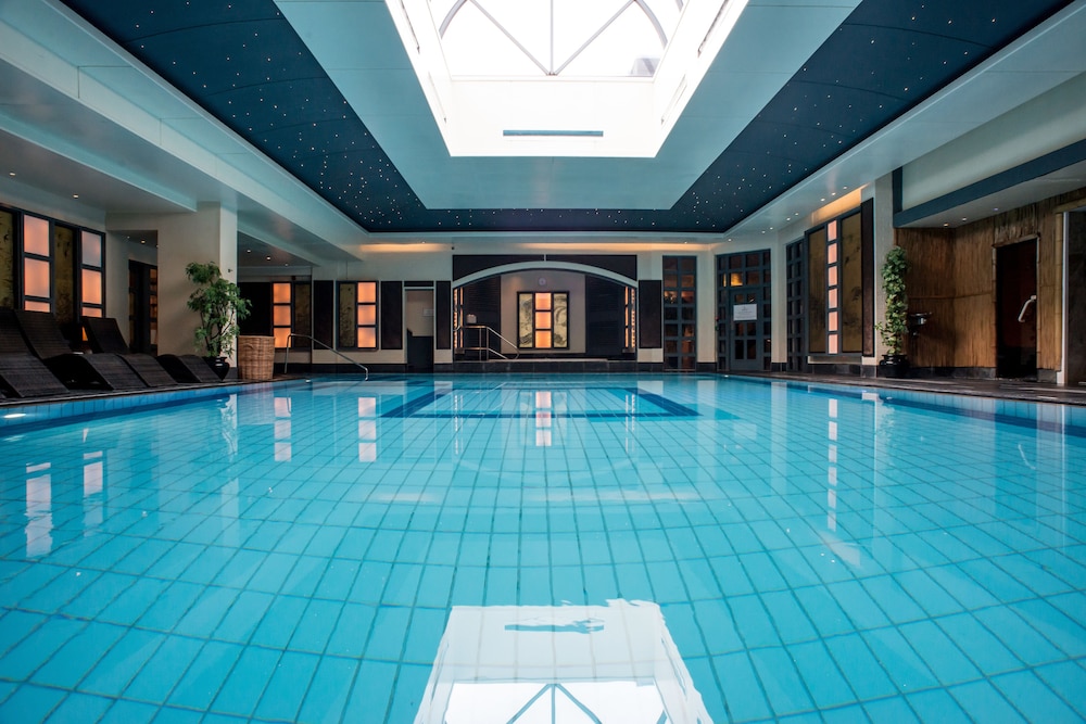 Careys Manor & Senspa 34/55