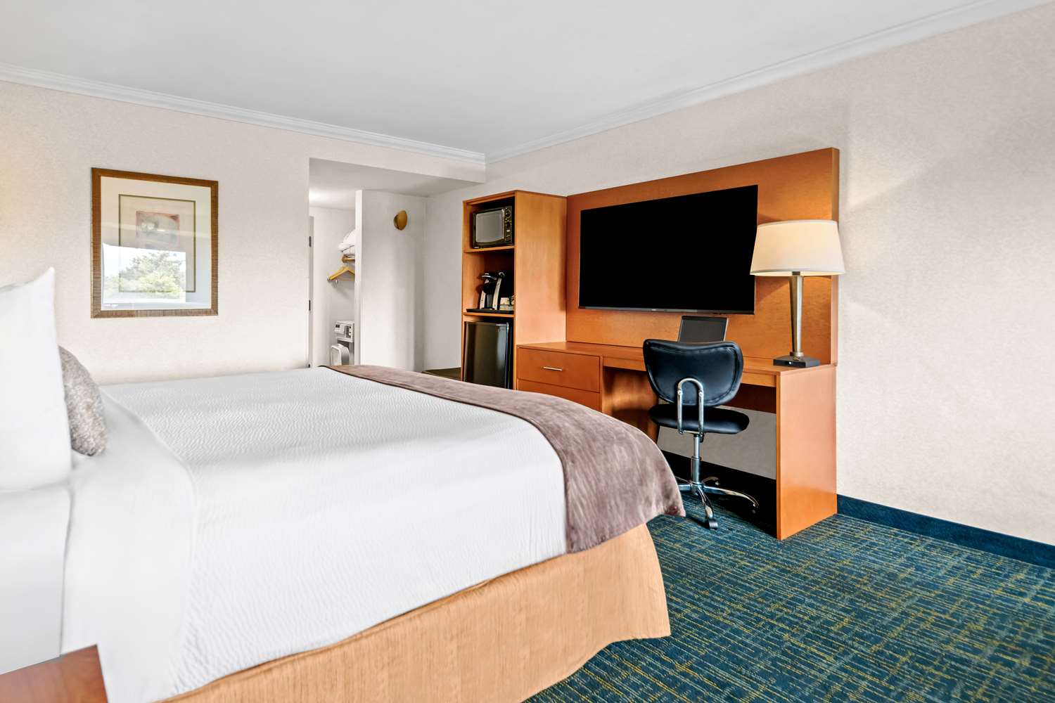 Room, King Bed, Sofa