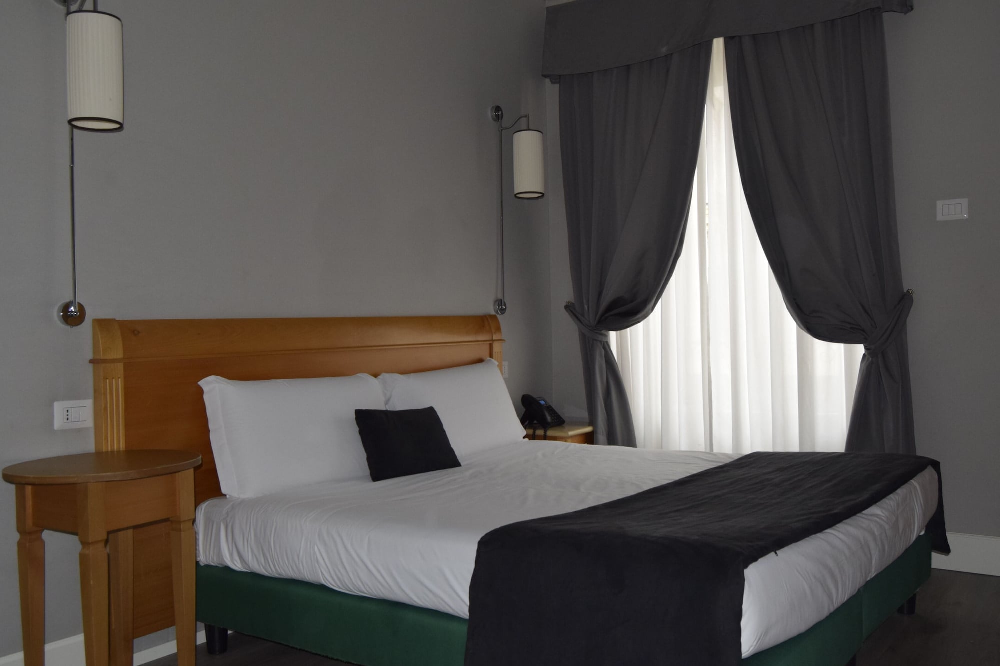 ROOM, TRIPLE