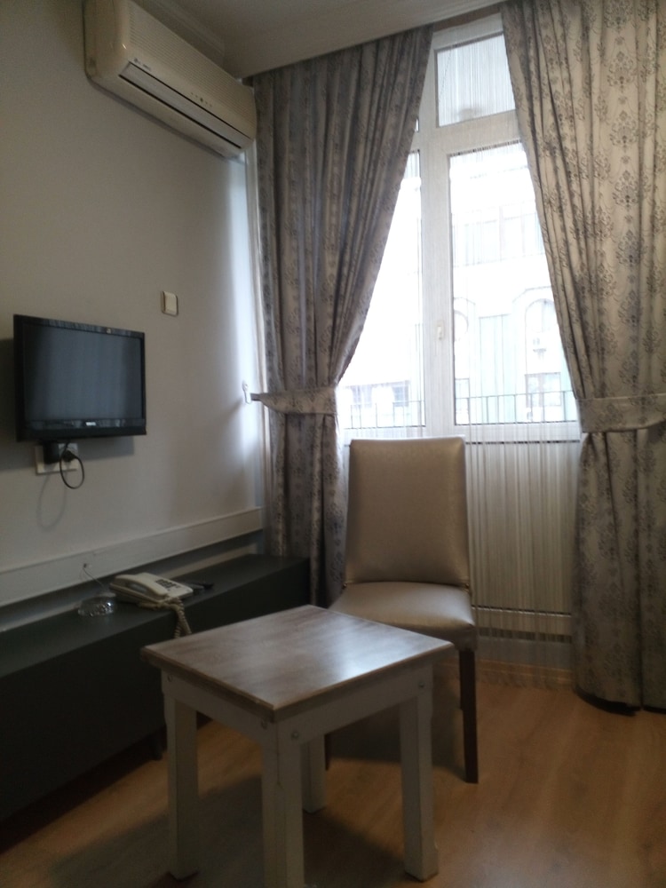 Tac Hotel 33/50