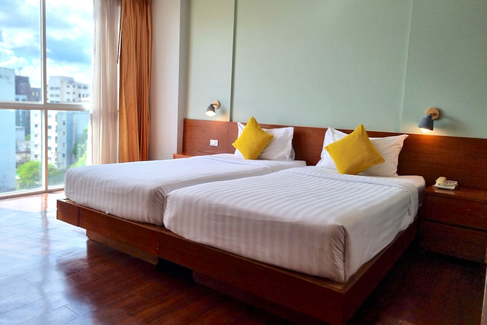 Lantana Resort Hotel 15/61