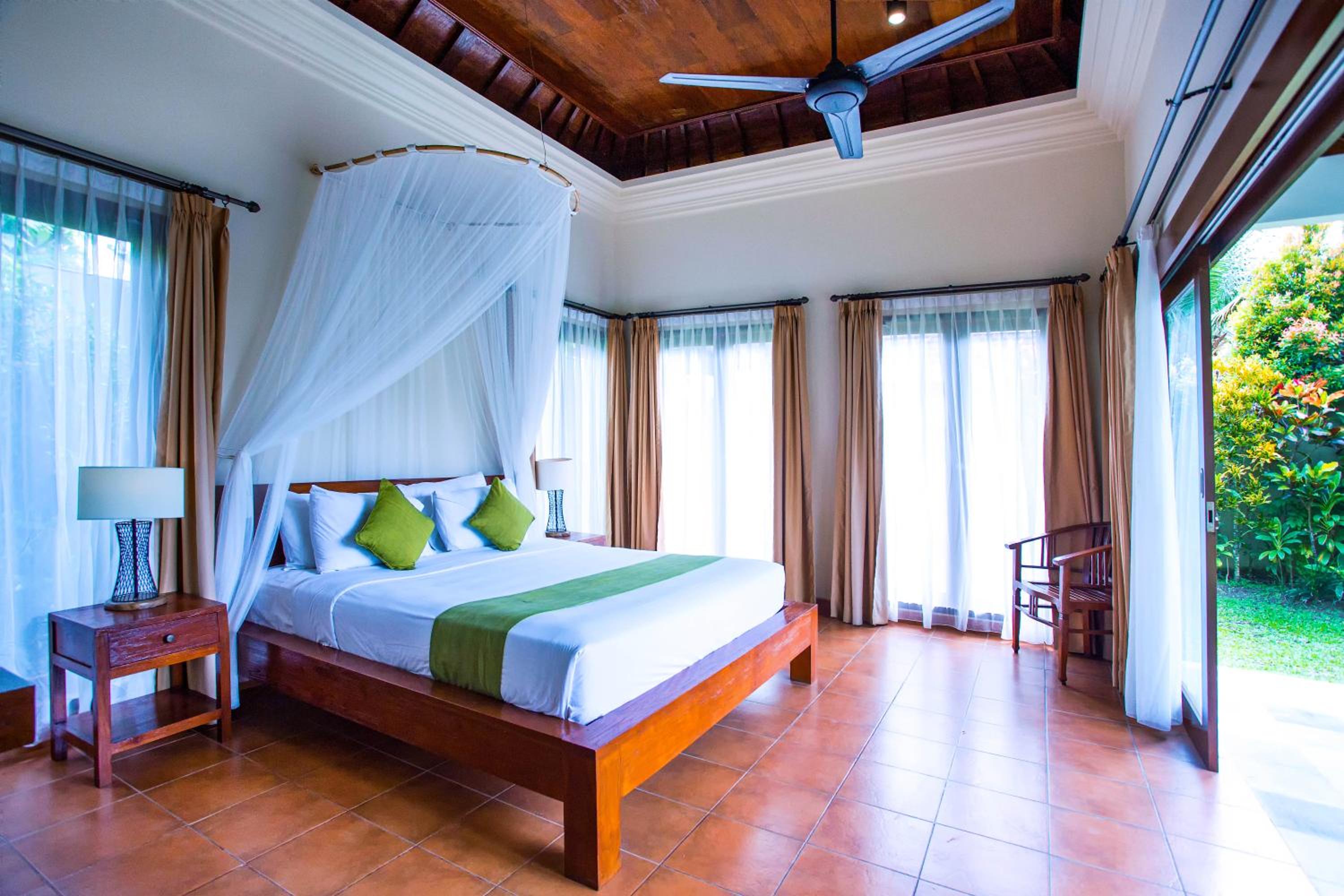 3 Bedrooms, Pool, Villa