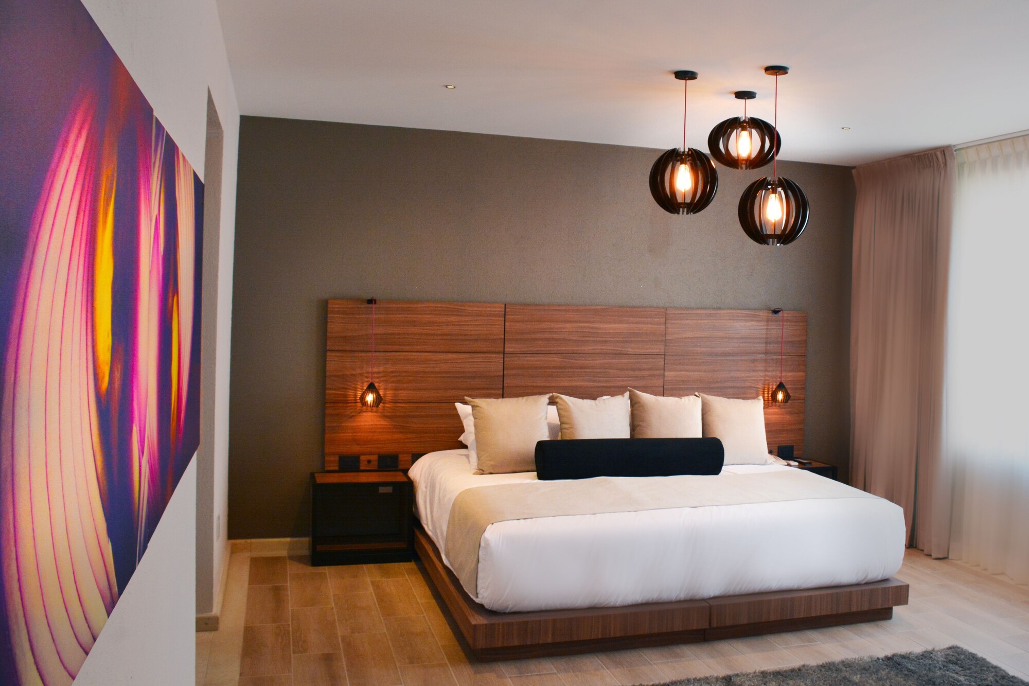 STANDARD, QUEEN BED