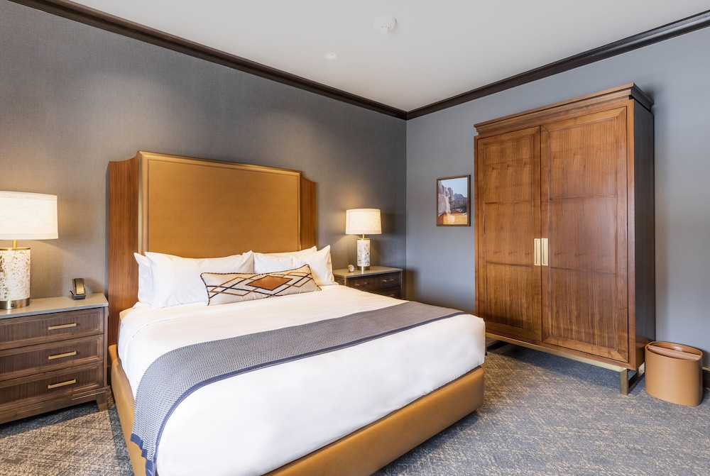 STANDARD, KING BED, ACCESSIBLE
