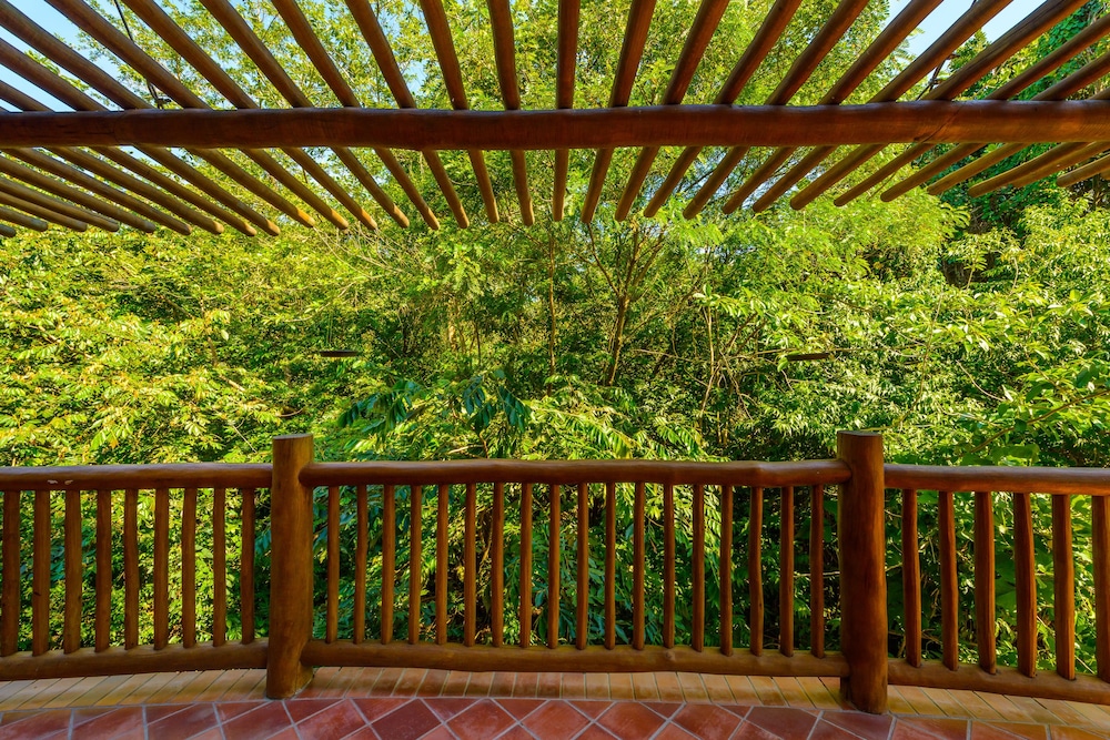 Kalango Boutique Hotel 57/75