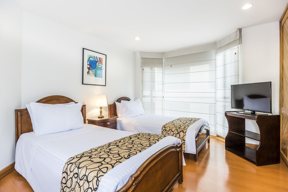 Travelers Apartamentos Y Suites Fontana Plaza 9/47