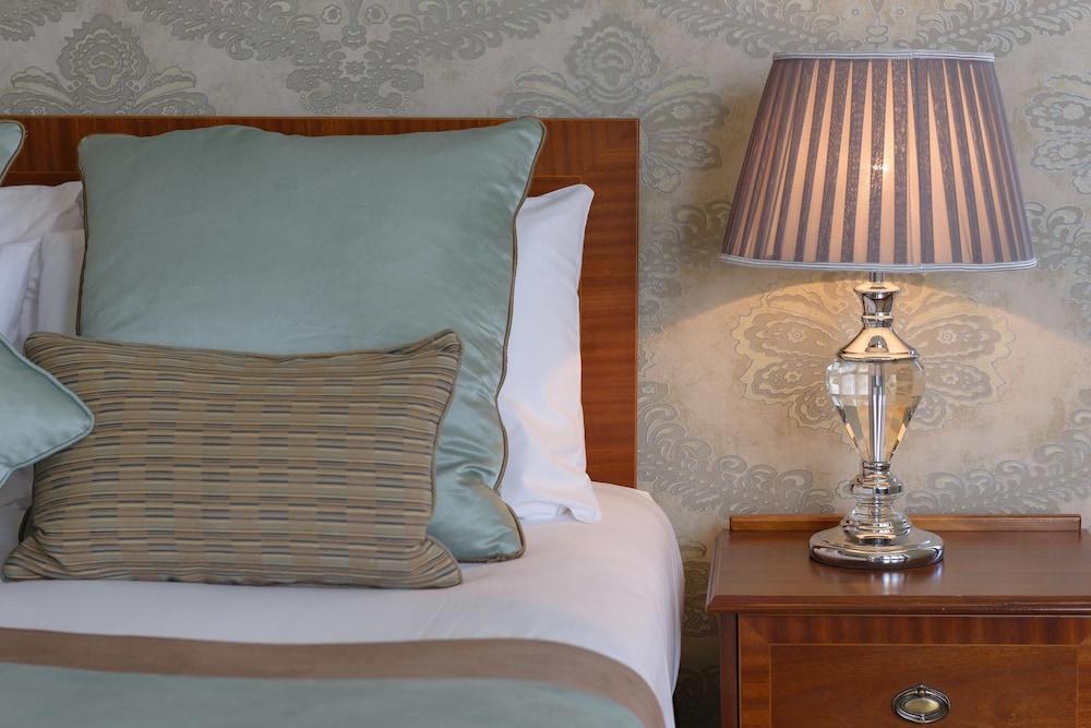 Best Western Plus the Connaught Hotel And Spa 28/29
