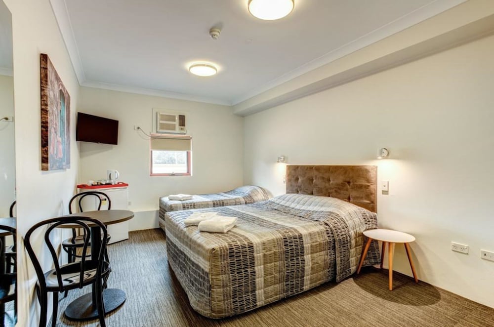 2 BEDROOMS, FAMILY, LARGE