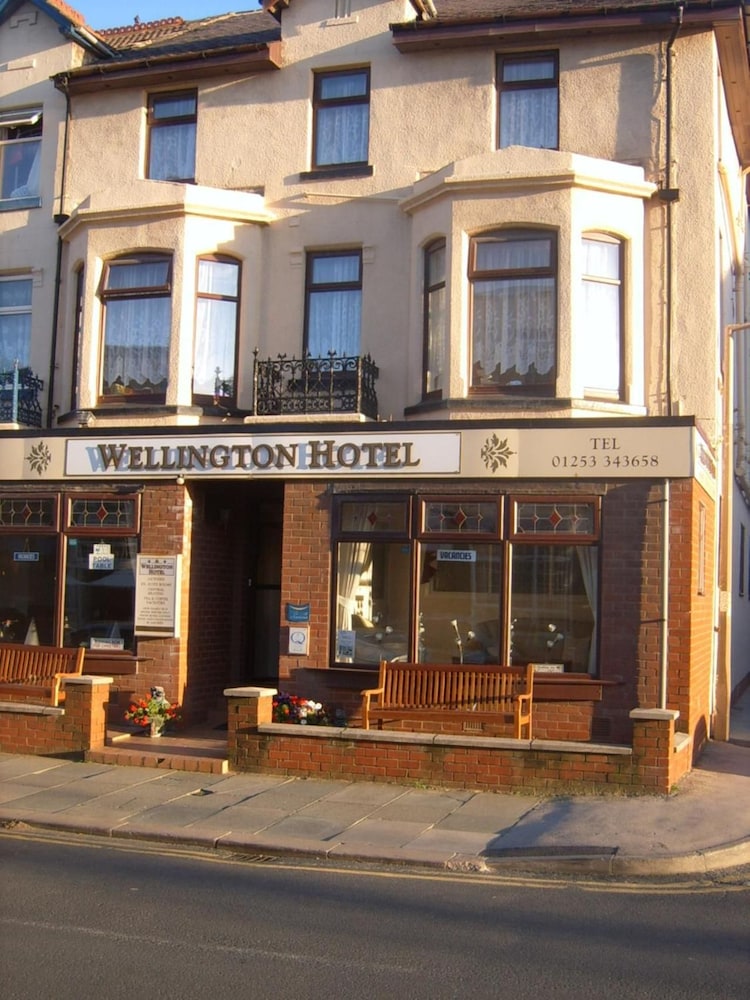 Wellington Hotel 2/50