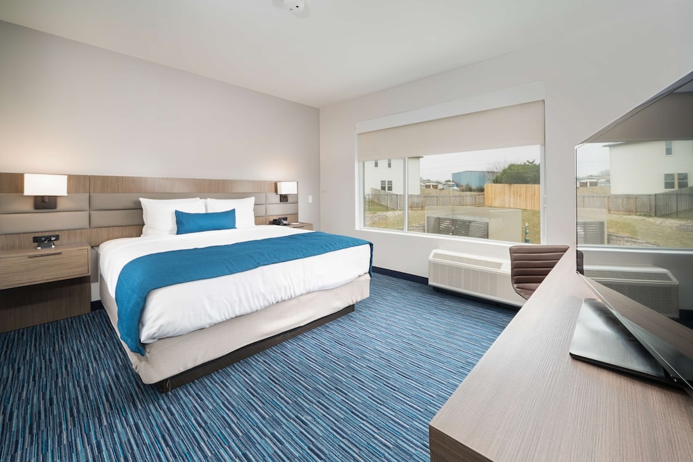 Wingate by Wyndham Austin North 12/32