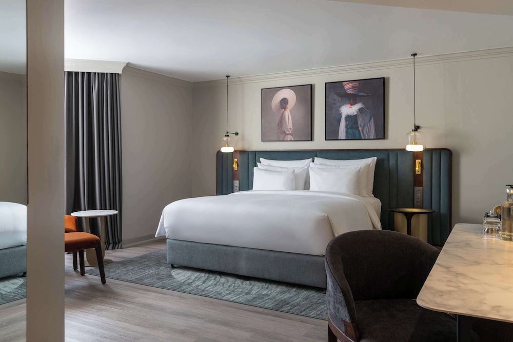 Collection, Superior, King Bed