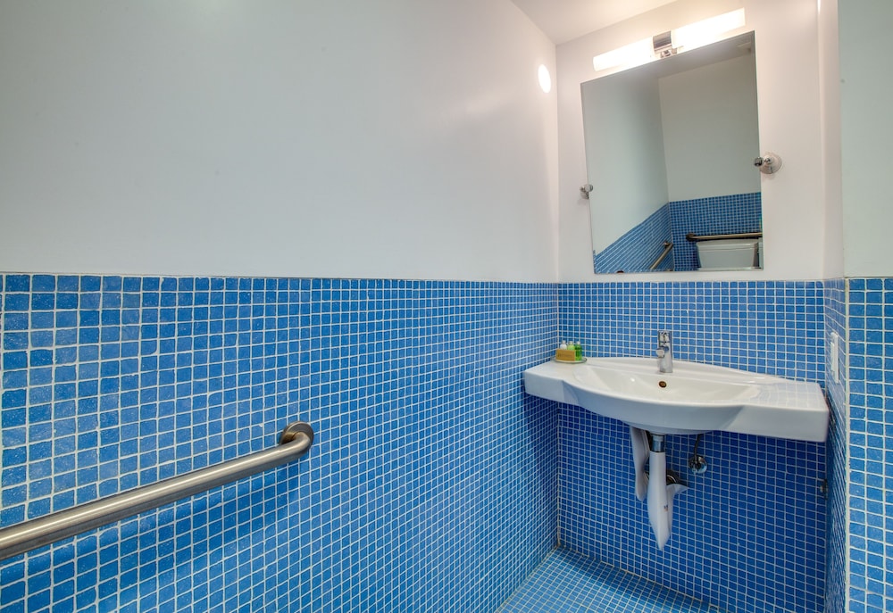 Venice Breeze Suites 54/54