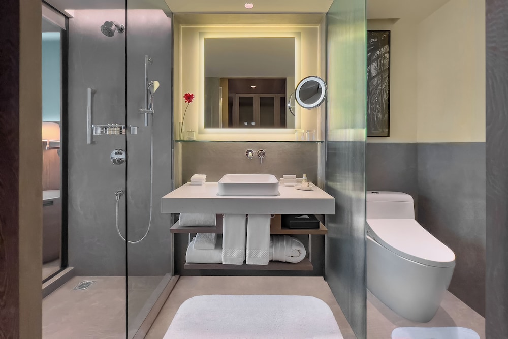 Trident Nariman Point 50/50