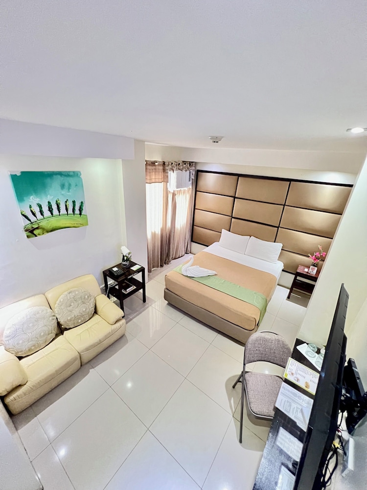 Canberry Hotel 37/49