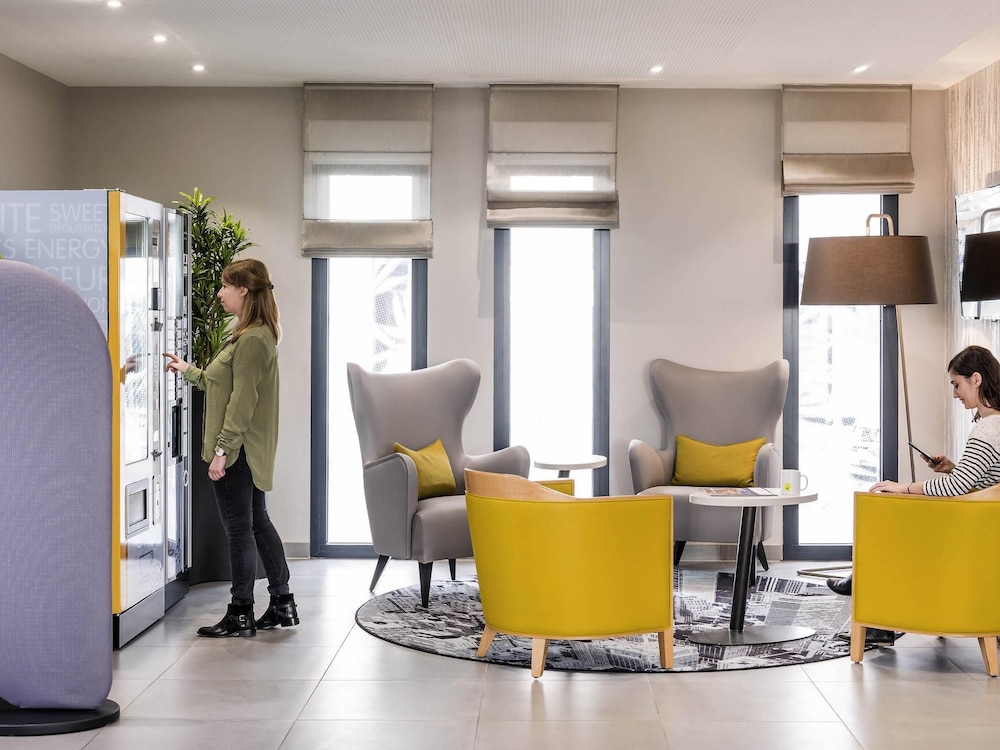 Adagio Access Colombes La Defense 8/55