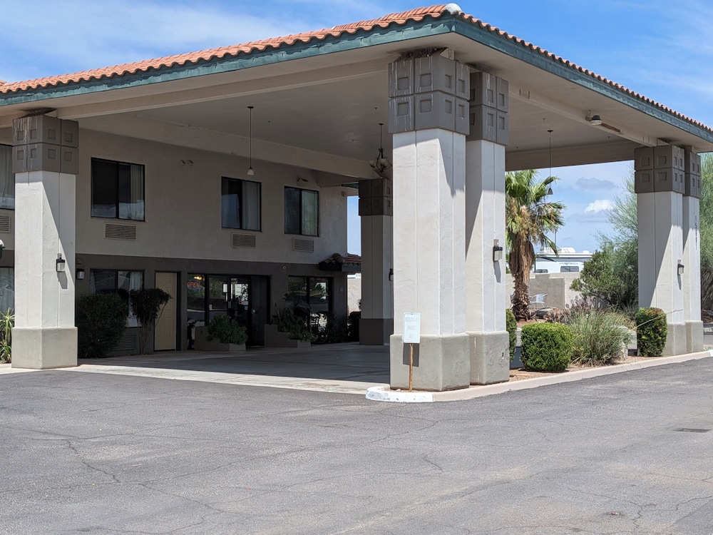 Catalina Inn 30/40