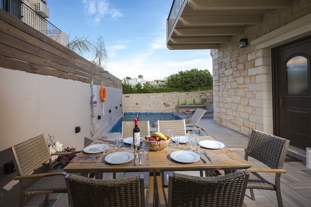 Sirocos Villas 32/50