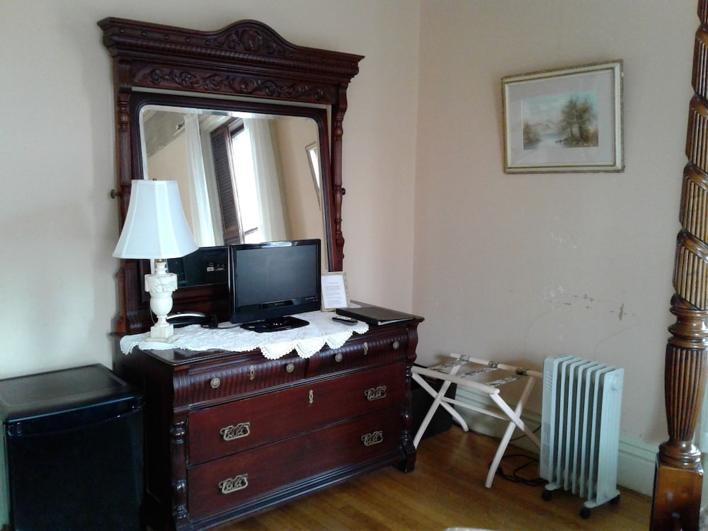 The Proctor Mansion Inn 60/70