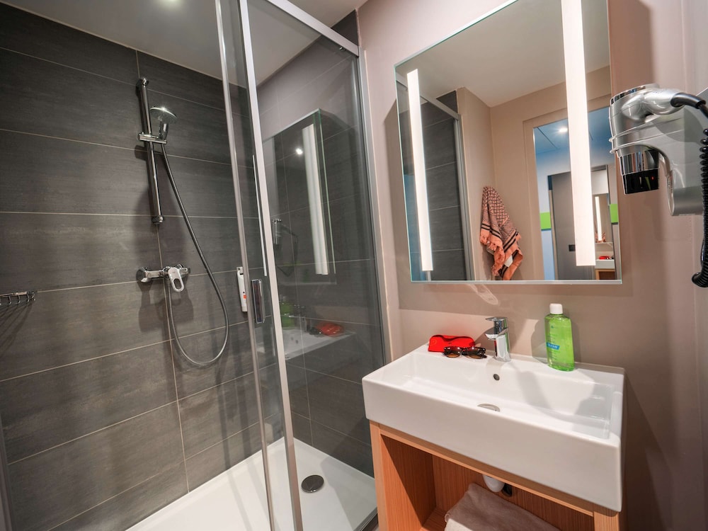 Ibis Styles Clamart Gare Grand Paris 17/65