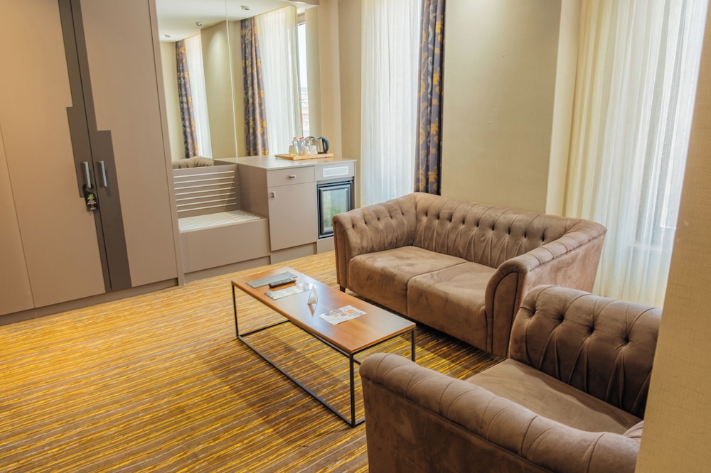 Shimall Deluxe Hotel 31/50