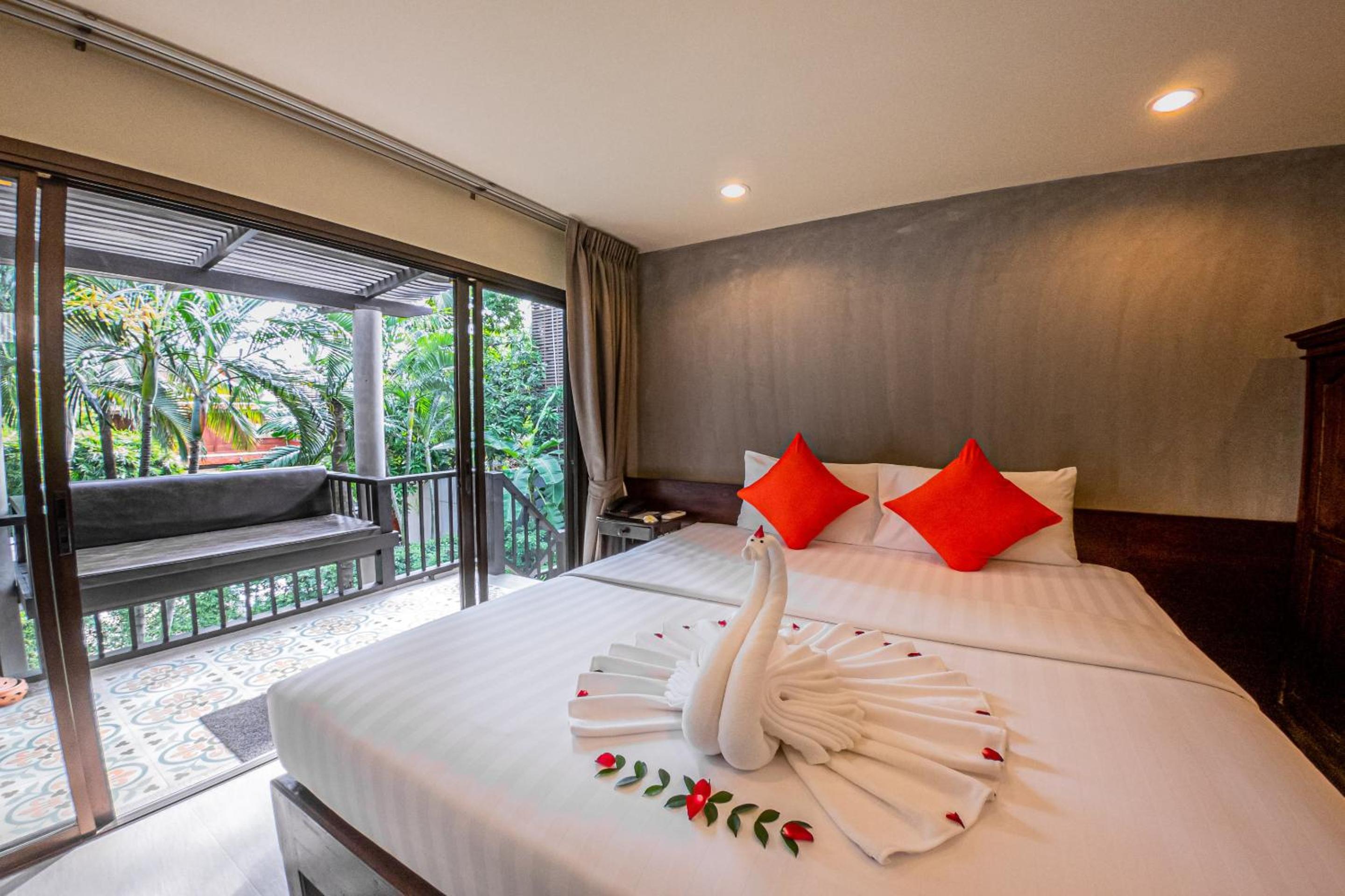 COMFORT, DOUBLE BED