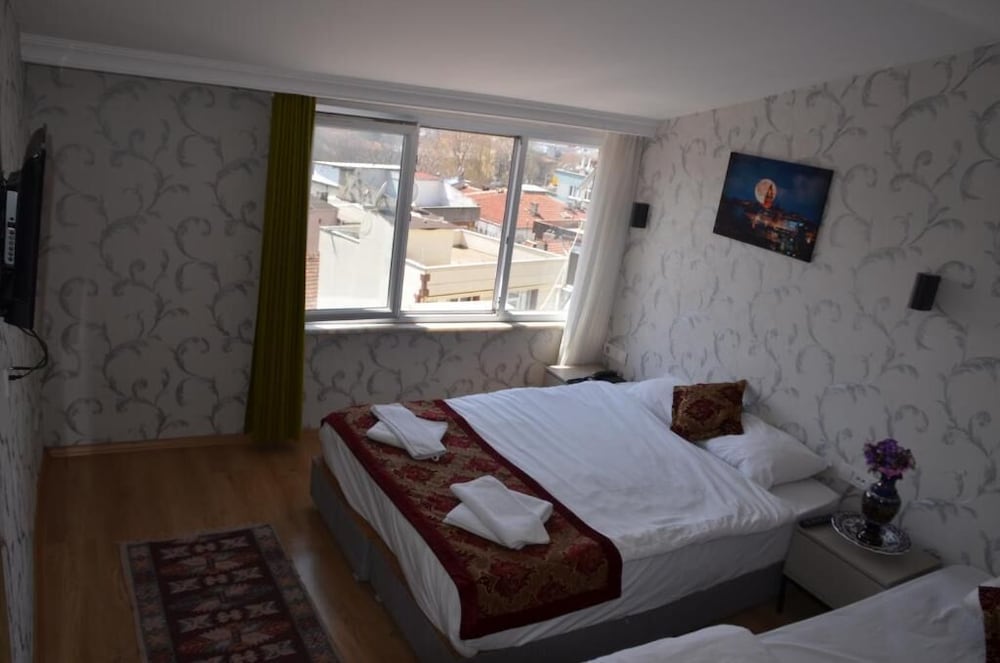 DELUXE, DOUBLE BED