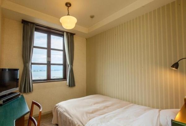 Room, Semi Double Bed