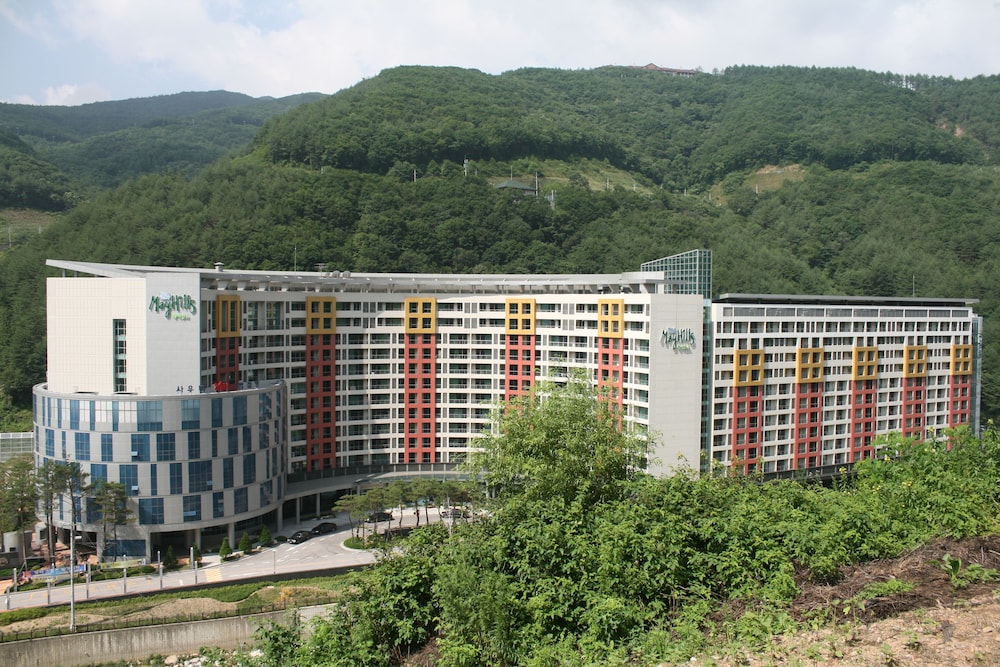 Mayhills Resort 3/50
