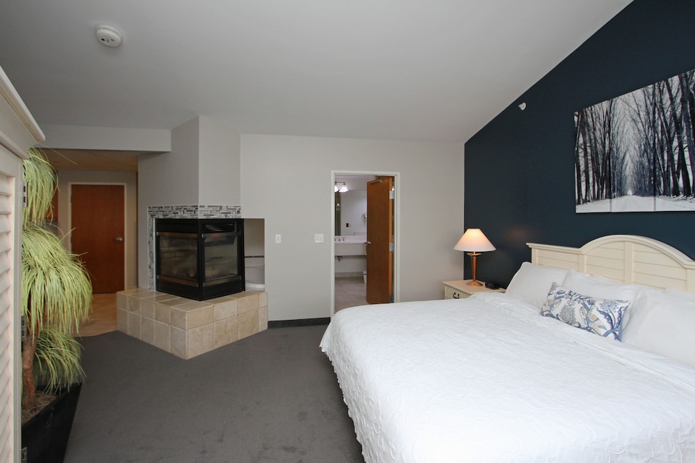 Bay Pointe Inn 15/50