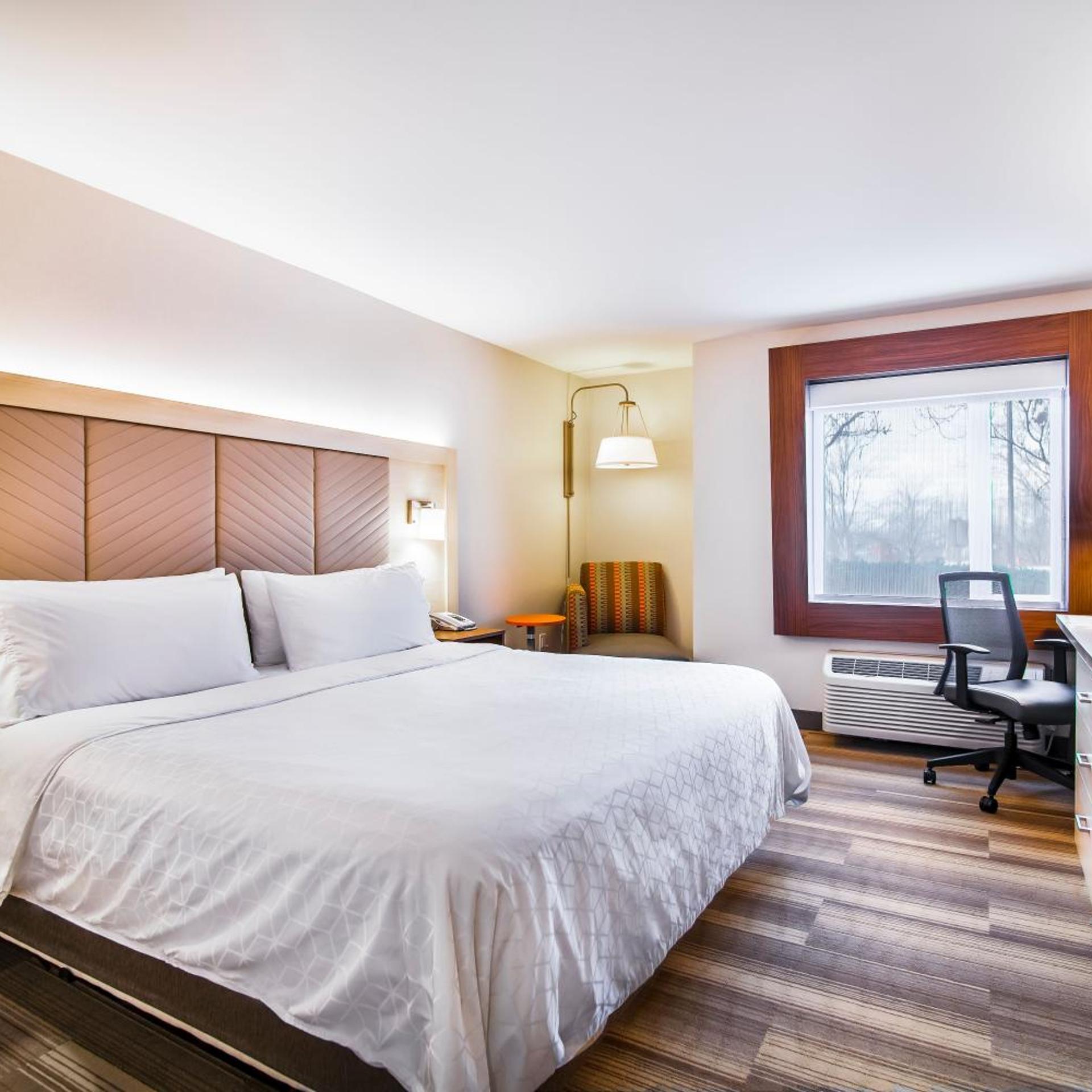 Essential, King Bed, Top Floor