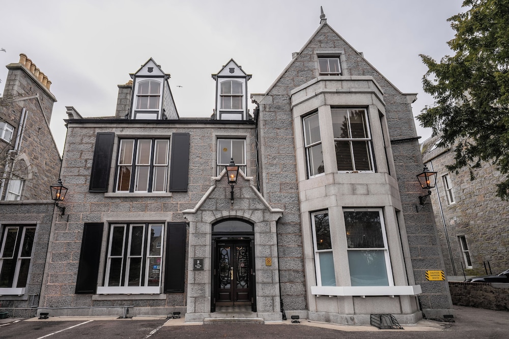The Dutch Mill Hotel 2/50