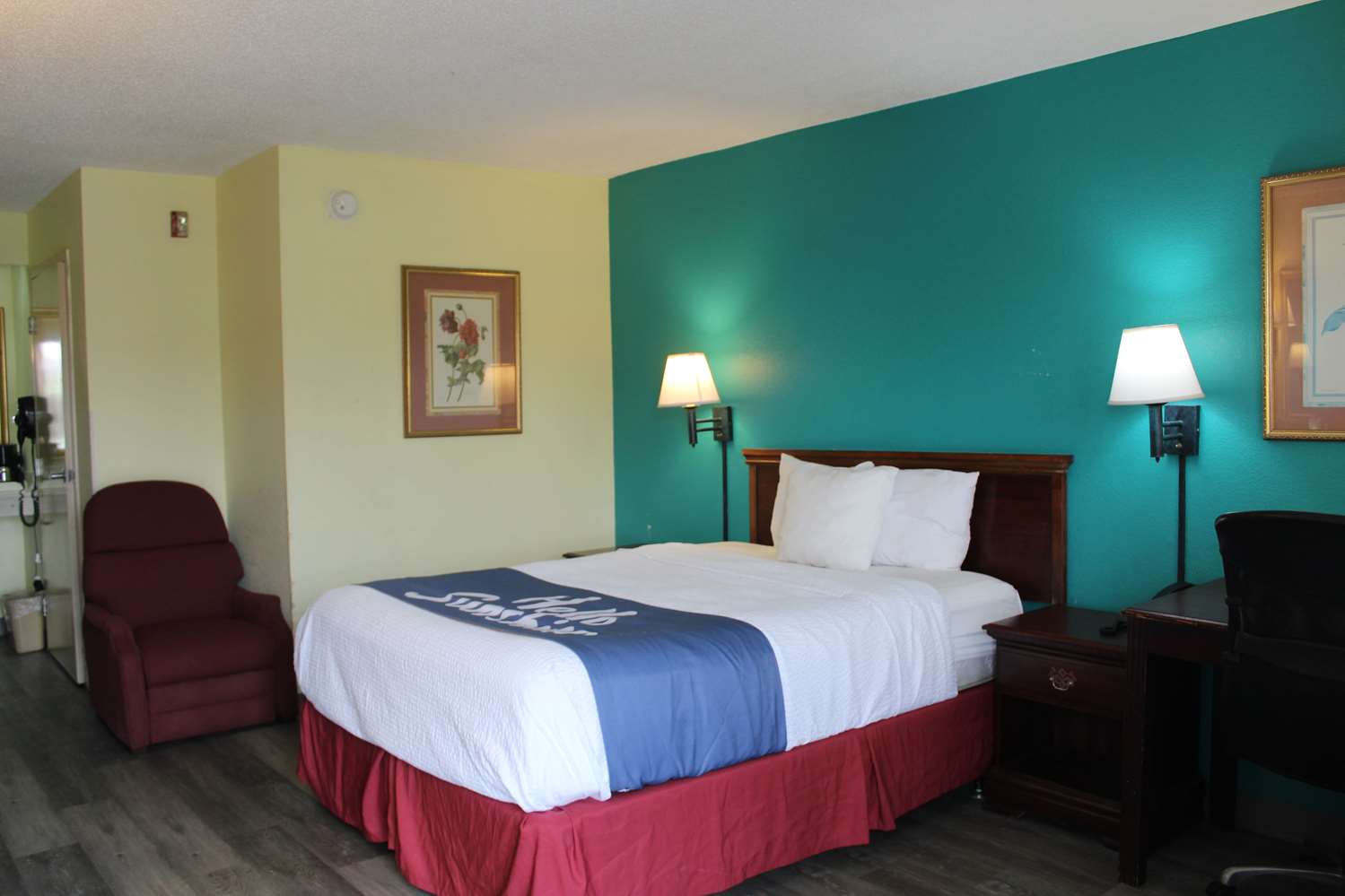 Days Inn By Wyndham Marianna 10/34