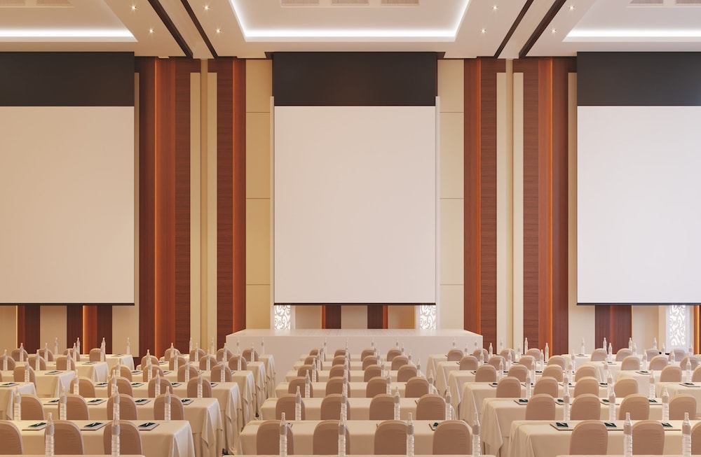 Atria Hotel Gading Serpong 66/72