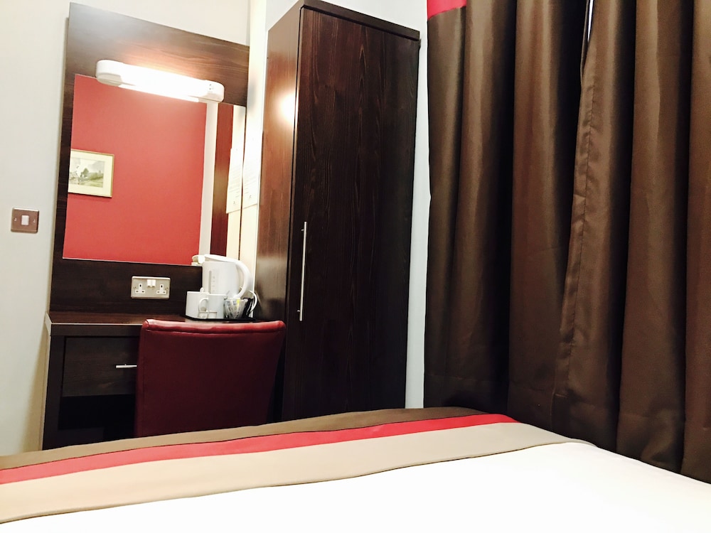 Royal Cambridge Hotel 10/61