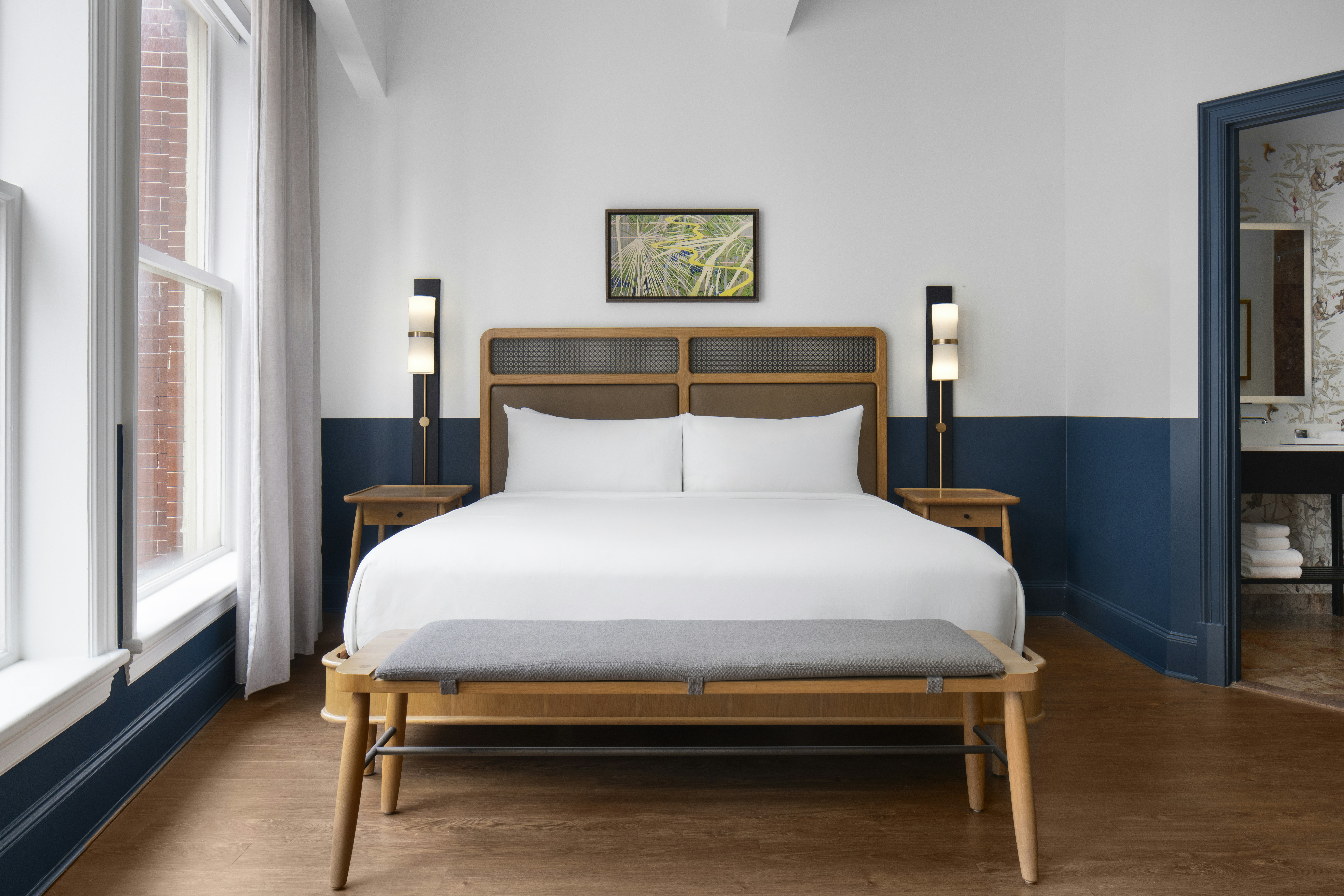 DELUXE, KING BED, CITY VIEW