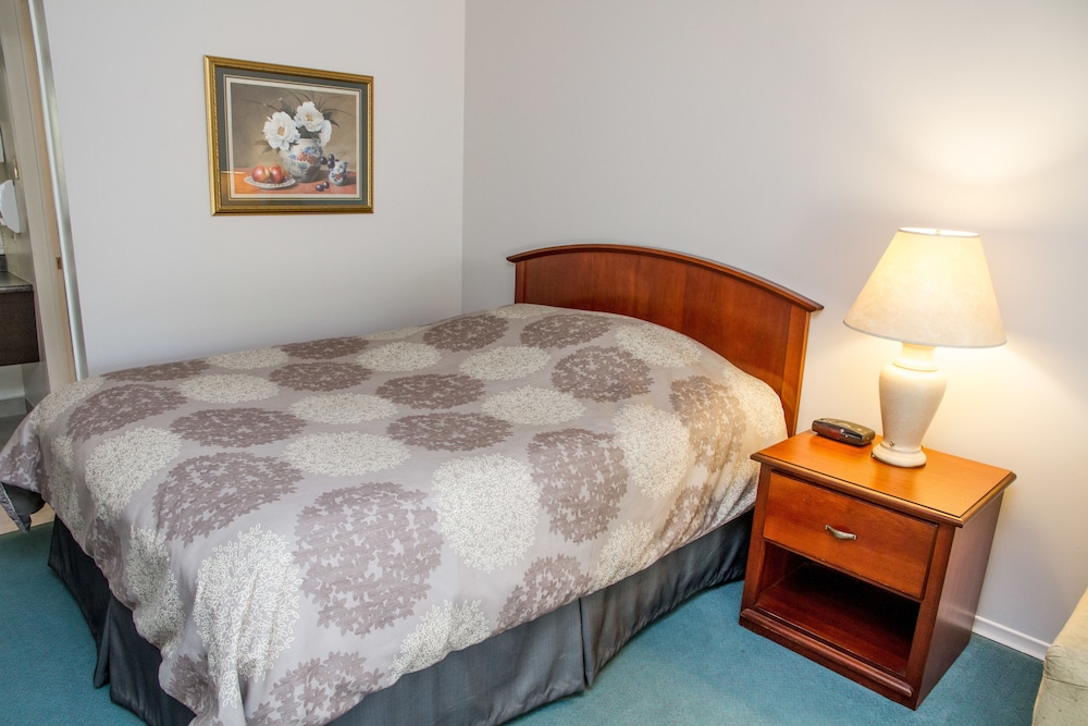 Rideau Heights Inn 10/54