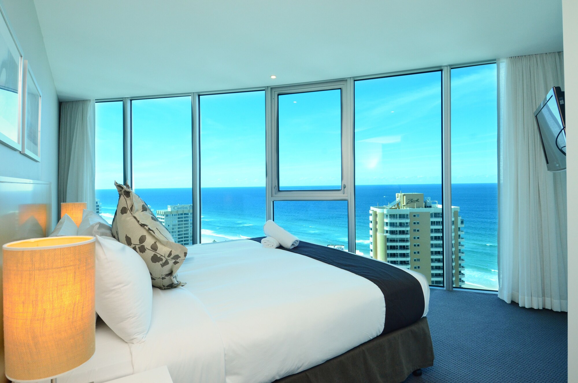 2 Bedrooms, Apartment, King Bed, 2 Bathrooms، Orchid Residences - HR Surfers Paradise 2/5