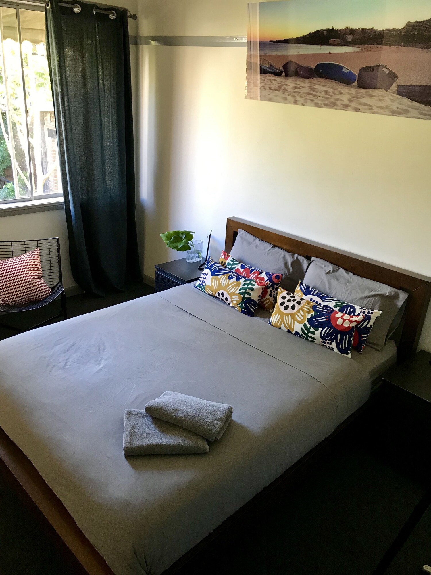 PRIVATE, DOUBLE BED, SHARED BATHROOM