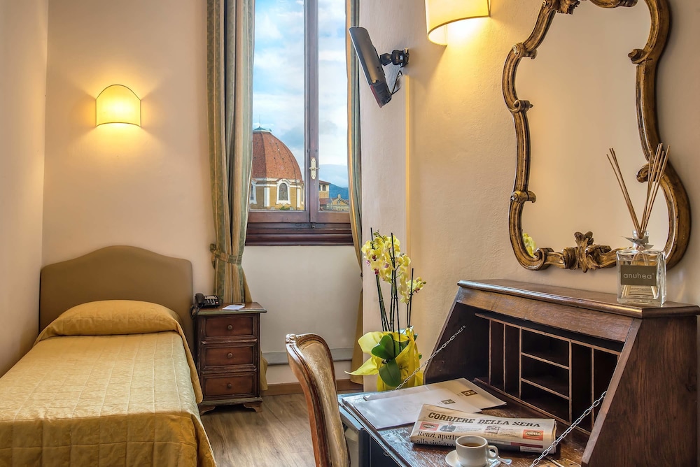 Paris Hotel 34/74