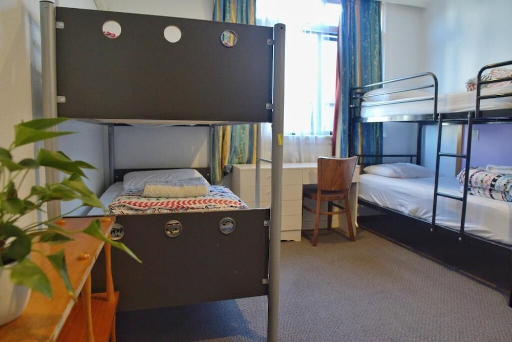 Ariki Backpackers 50/71