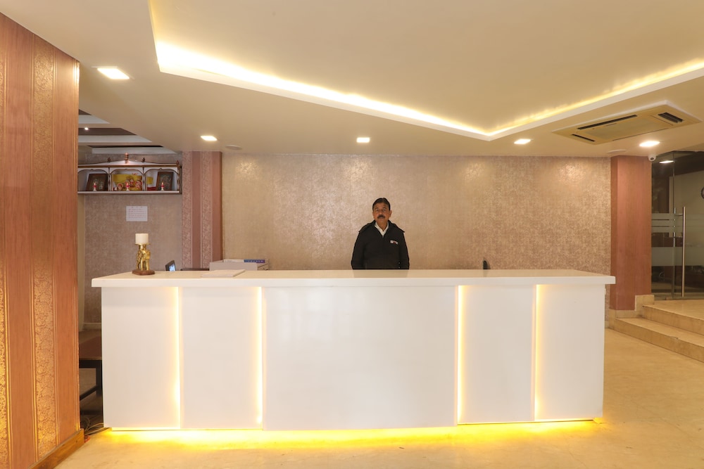 Mohan Hotel 7/33