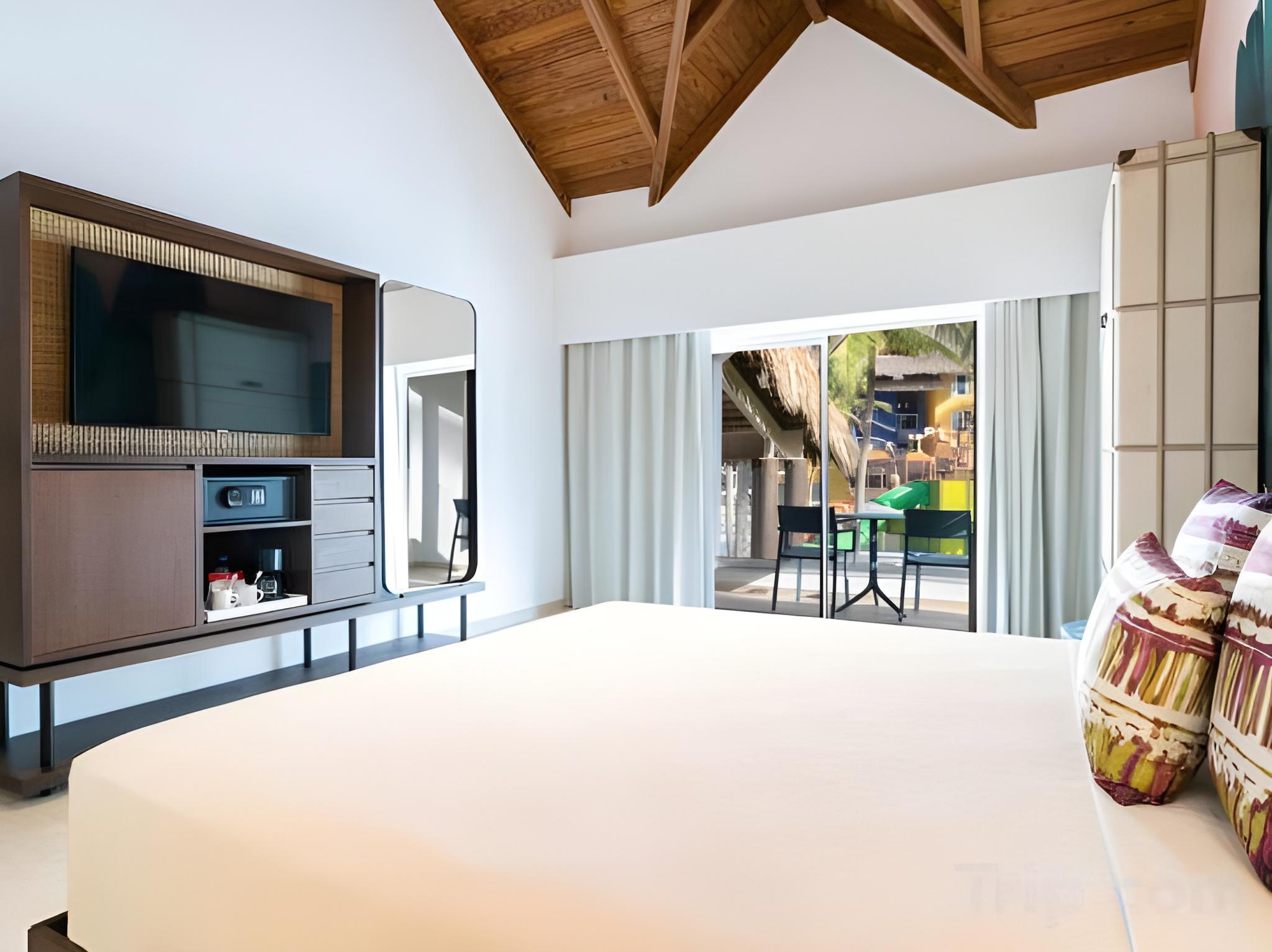 Tropical, Deluxe, Single, Double Bed