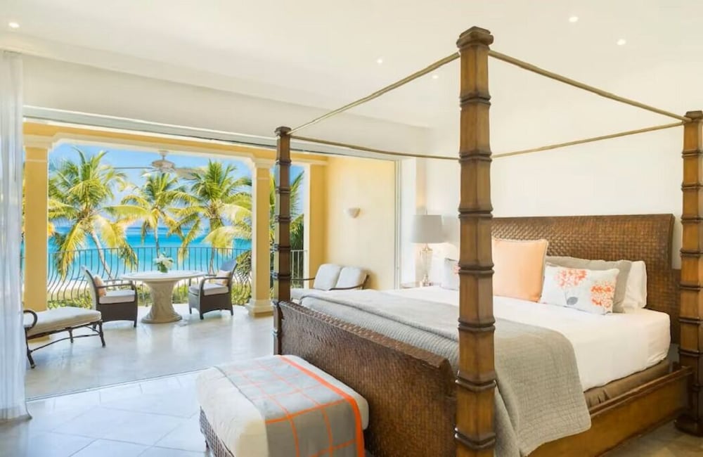 5 Bedrooms, Villa, 4 Beds, 3 King Beds, Ocean Front, Large