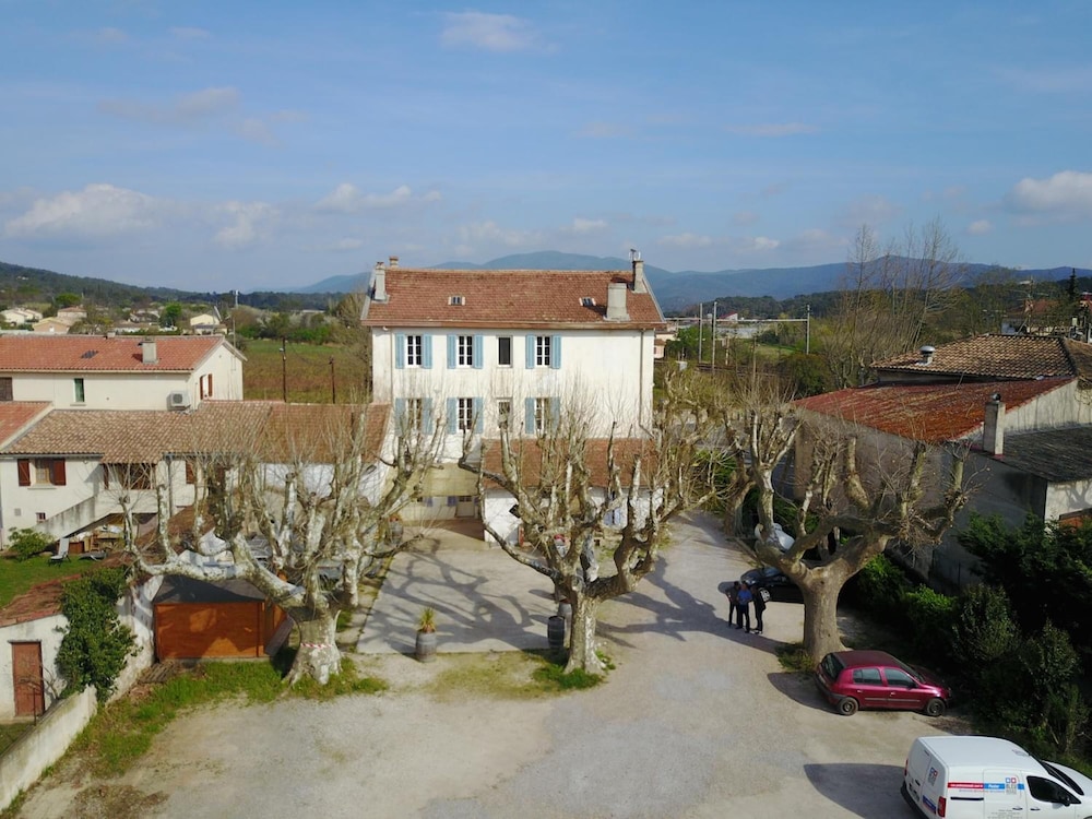 Hotel Restaurant Le Castel Fleuri 45/50