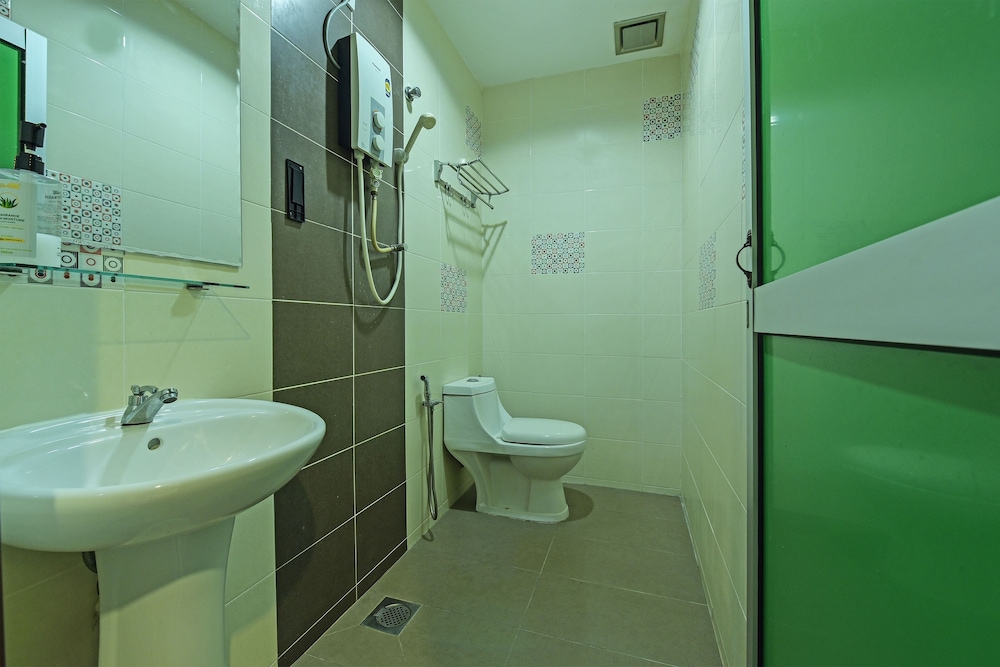 Hotel O M Three Hotel 48/55