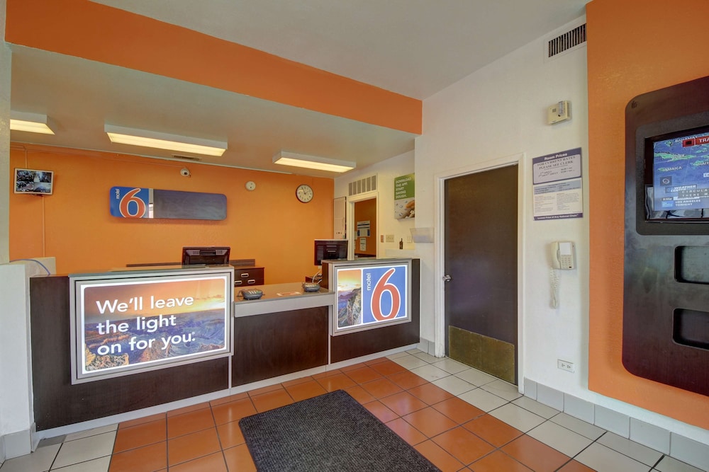 Motel6 San Antonio, TX - Downtown - Market Square 7/44