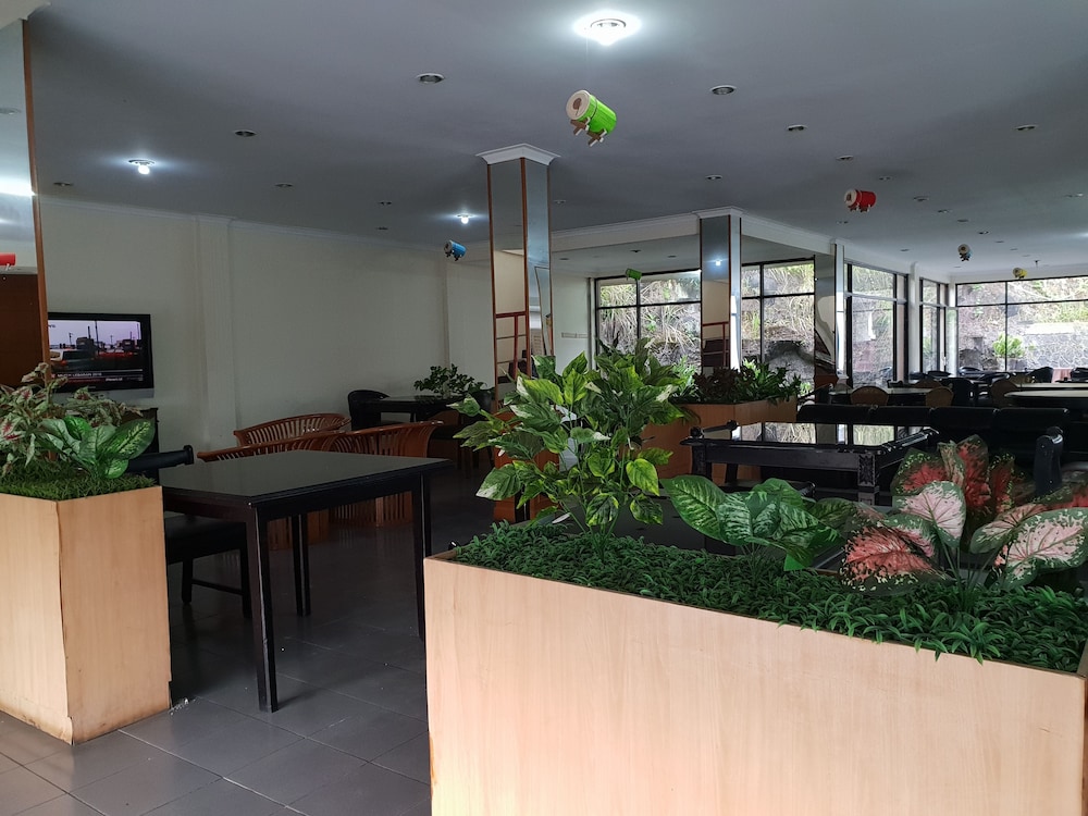 Hotel Cisarua Indah 16/36