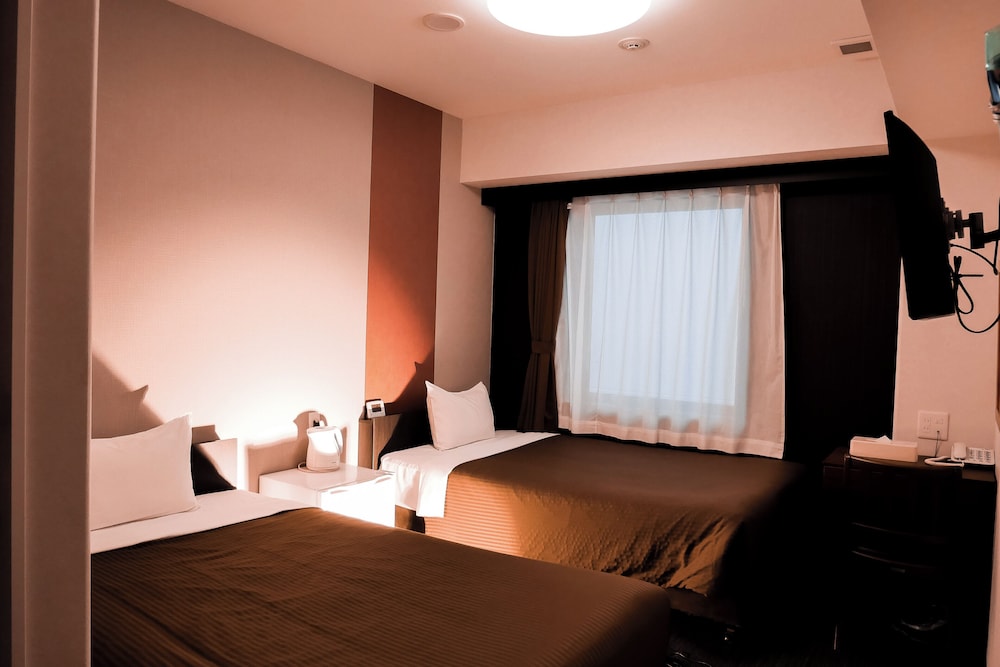 ROOM, TWIN BEDS, SMOKING