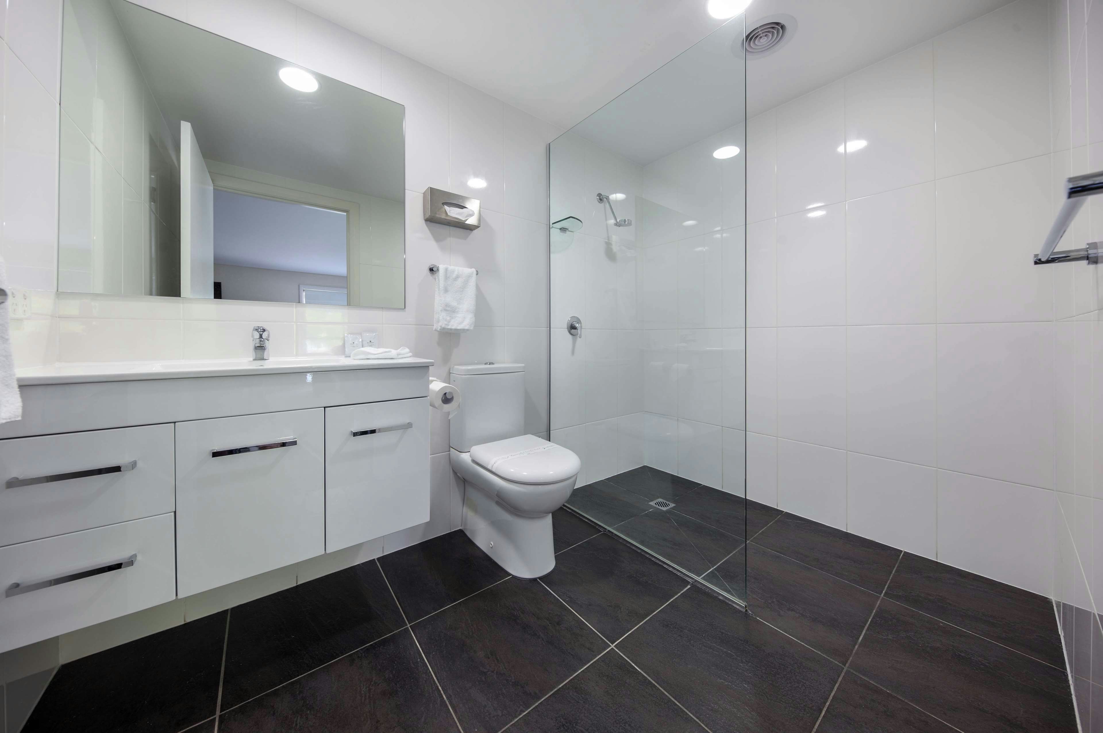 Belconnen Hotel Motel Serviced Apartments 44/48
