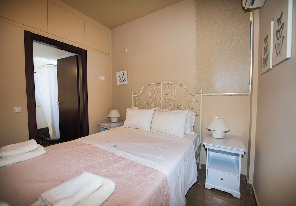 Marini Luxury Apartments And Suites 21/75